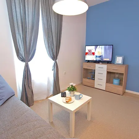 Park 1472 Apartment *