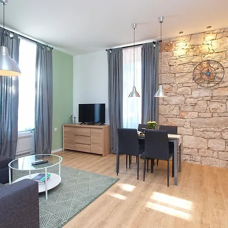 Park 1472 Apartment *