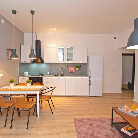 Park 1472 Apartment