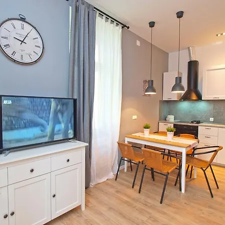 Park 1472 Apartment